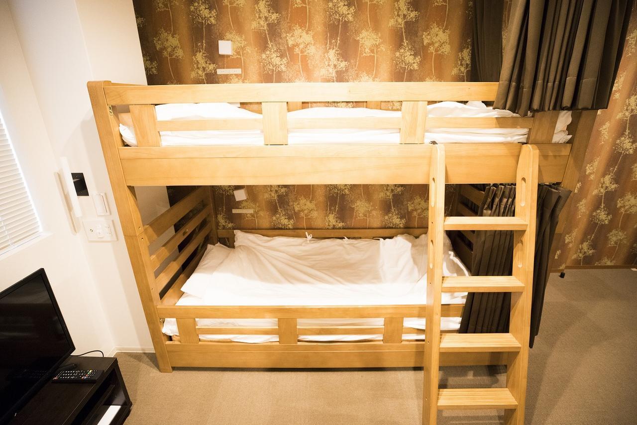 Yadokari Namba Hostel Osaka Exterior photo